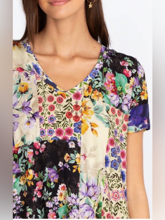 Johnny Was Tops - Johnny Was The Janie Favorite Sky Flower Short Sleeve V-neck Swing Tee XXL